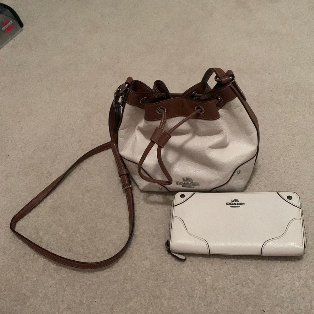 Authentic Coach white leather purse & wallet